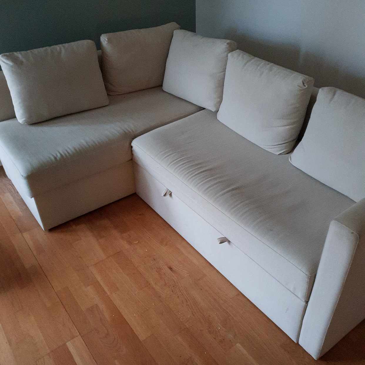 image of Bortforsling av bäddsoffa - Hägersten