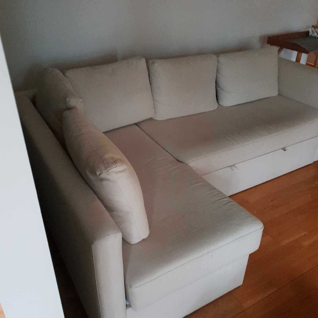 image of Bortforsling av bäddsoffa - Hägersten