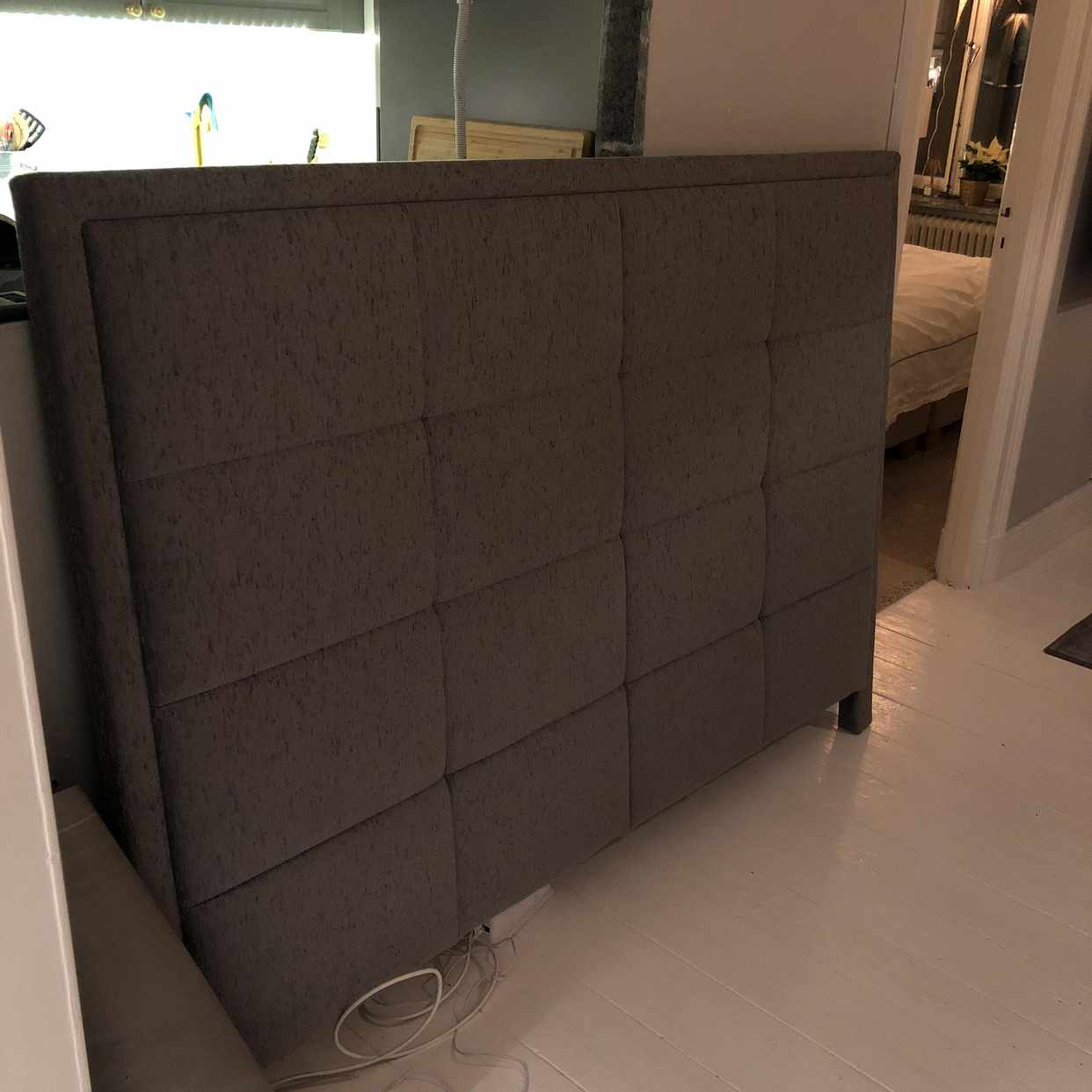 image of Sänggavel i grå sammet - Stockholms Stad