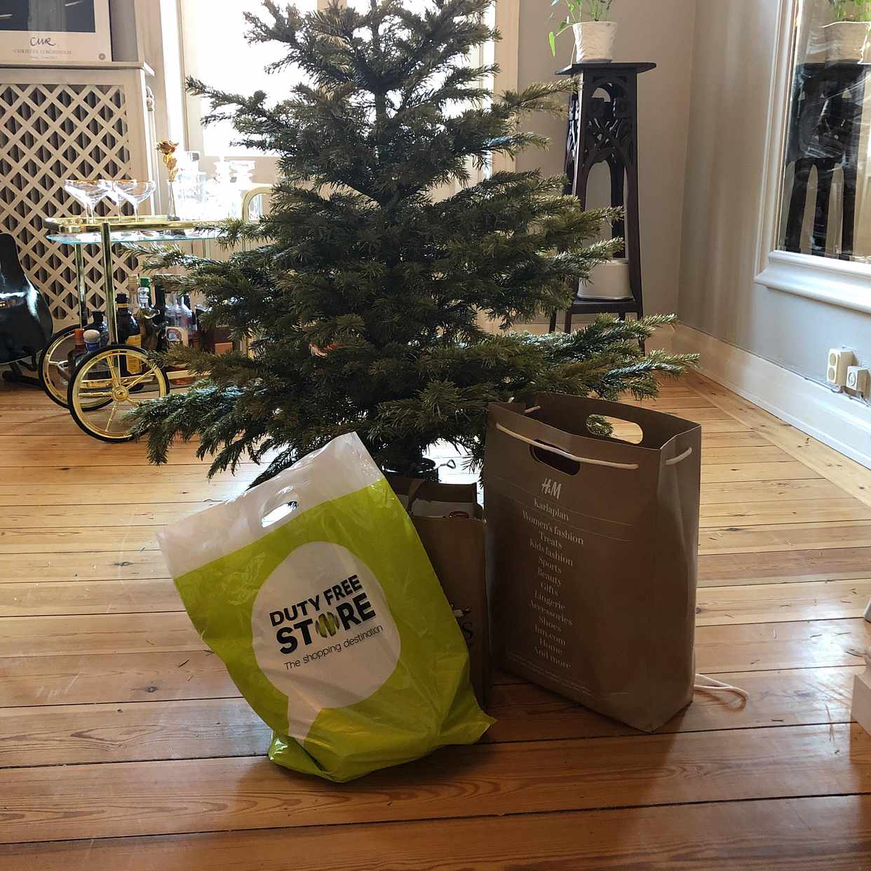 image of Liten julgran & flaskor - Stockholm