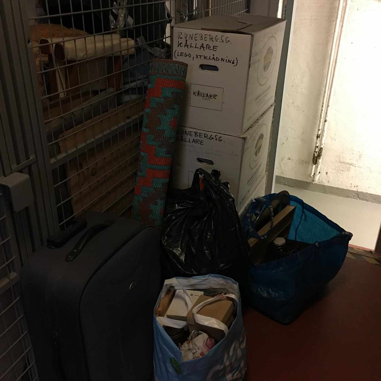 image of Böcker, kläder, leksaker - 