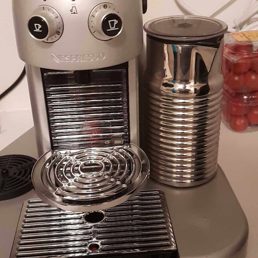 image of Trasig kaffemaskin - Stockholm