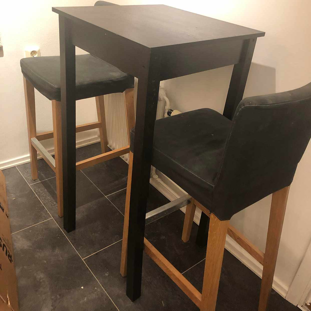 image of Barbord och 2 stolar - Bandhagen