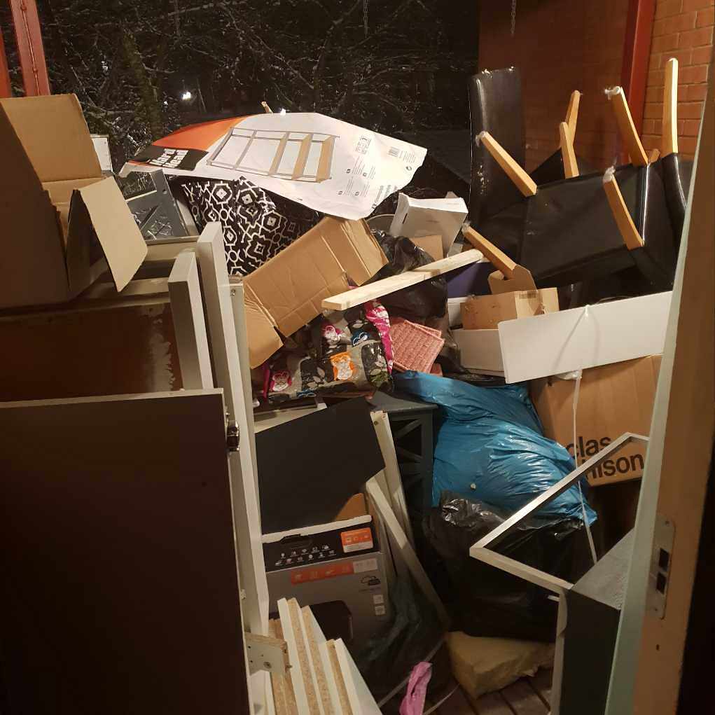 image of Gamla möbler byggmaterial - Upplands Väsby