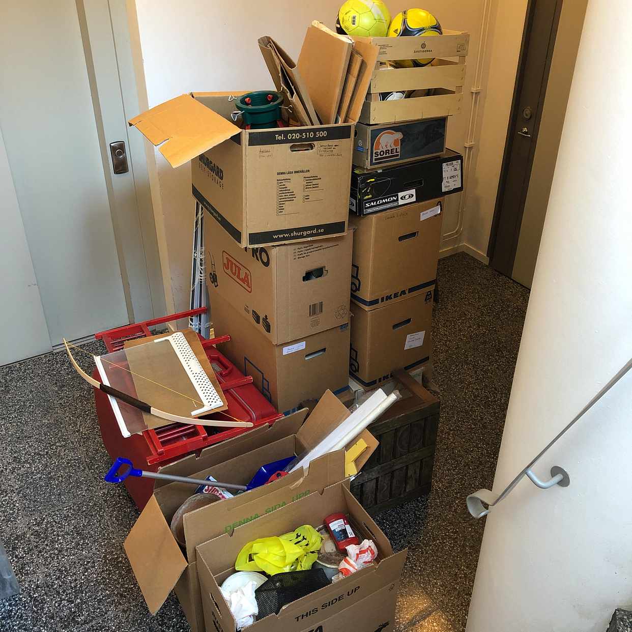 image of Blandat skräp inkl färg - Stockholm