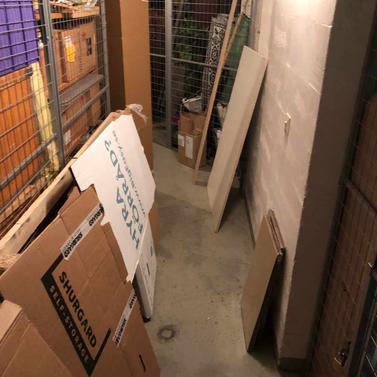 image of Boxes, Wood pallet, tv - Stockholm