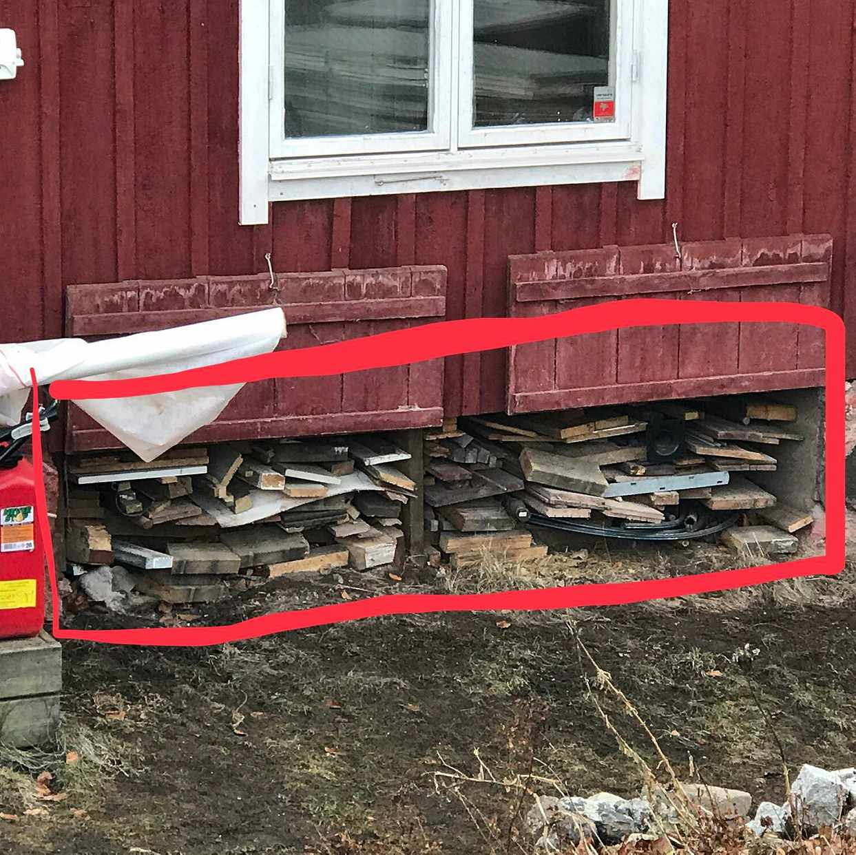 image of Töm gäststugans krypgrund - Saltsjö-Boo