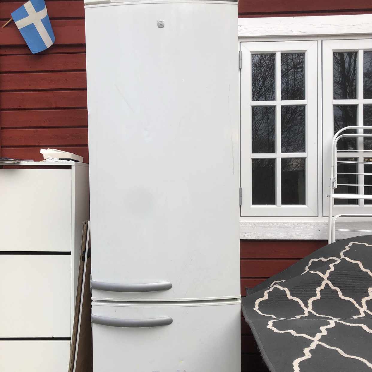image of Kartonger, skräp, kylskåp - Huddinge