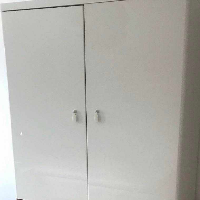 image of Ben av skåp Samt dörrar. - 