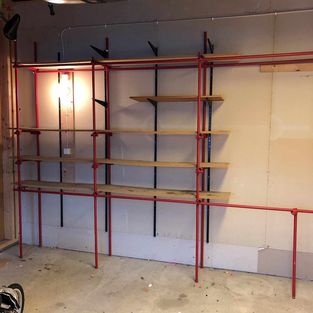 image of Hyllsystem till garage - Lidingö