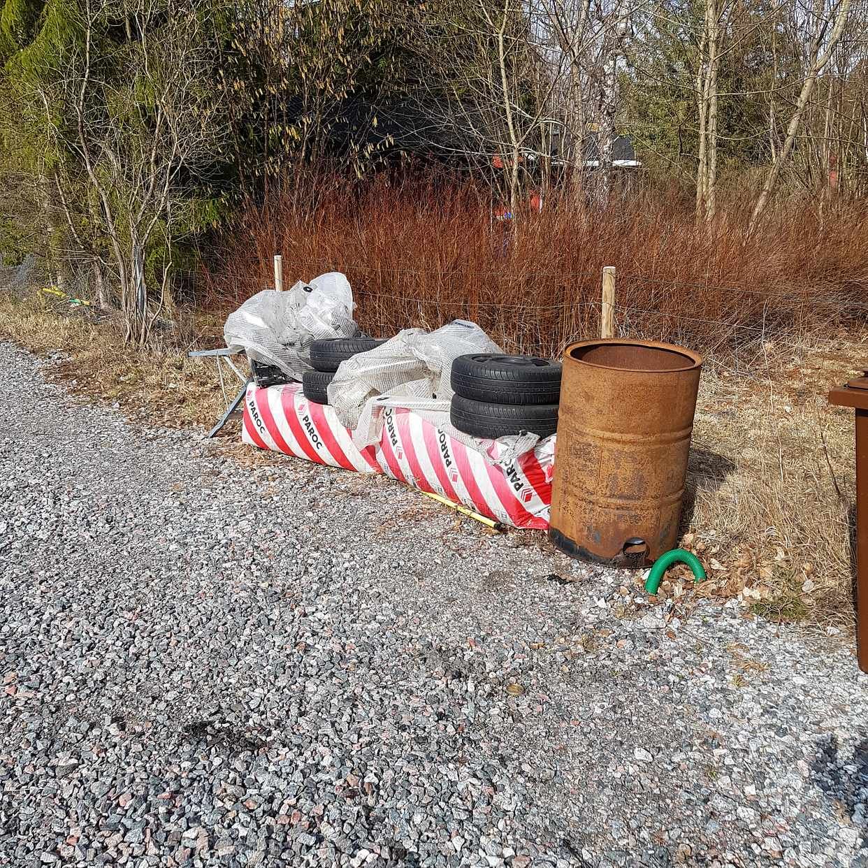 image of Isolation, Tyres mixed - Åkersberga