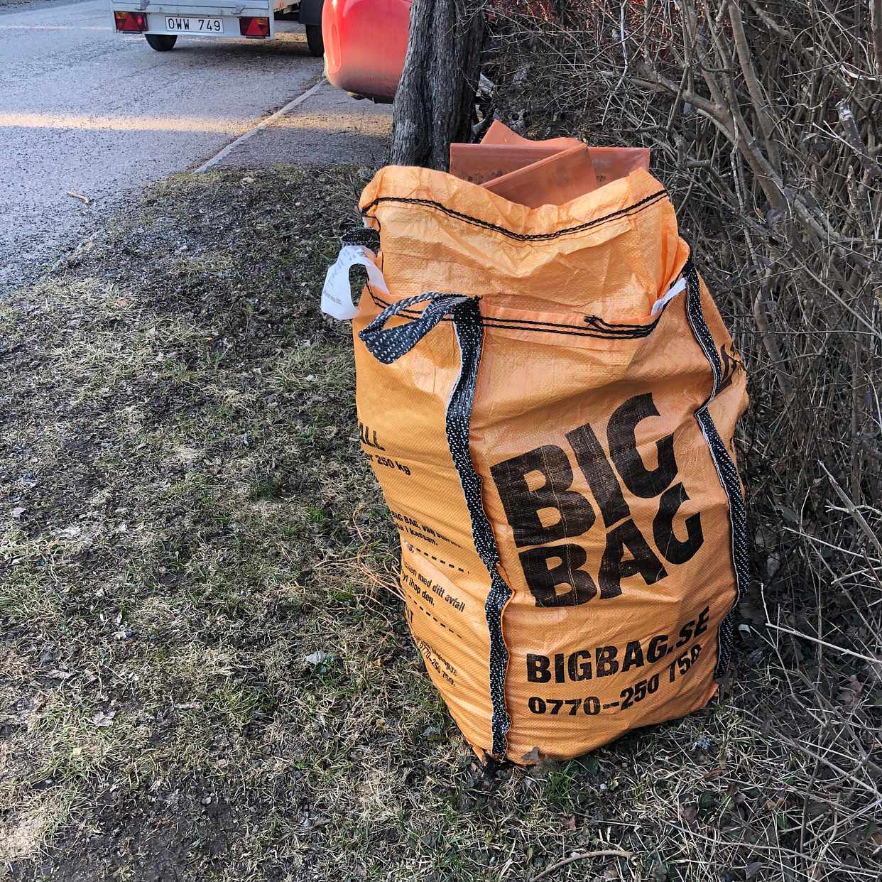 image of Påse full med tegelstenar - Bromma