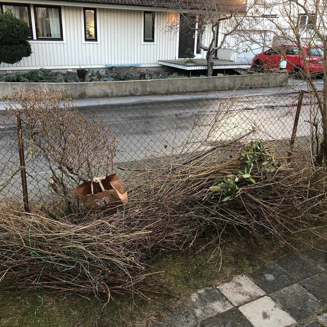 image of En hög med ris - Västra Frölunda