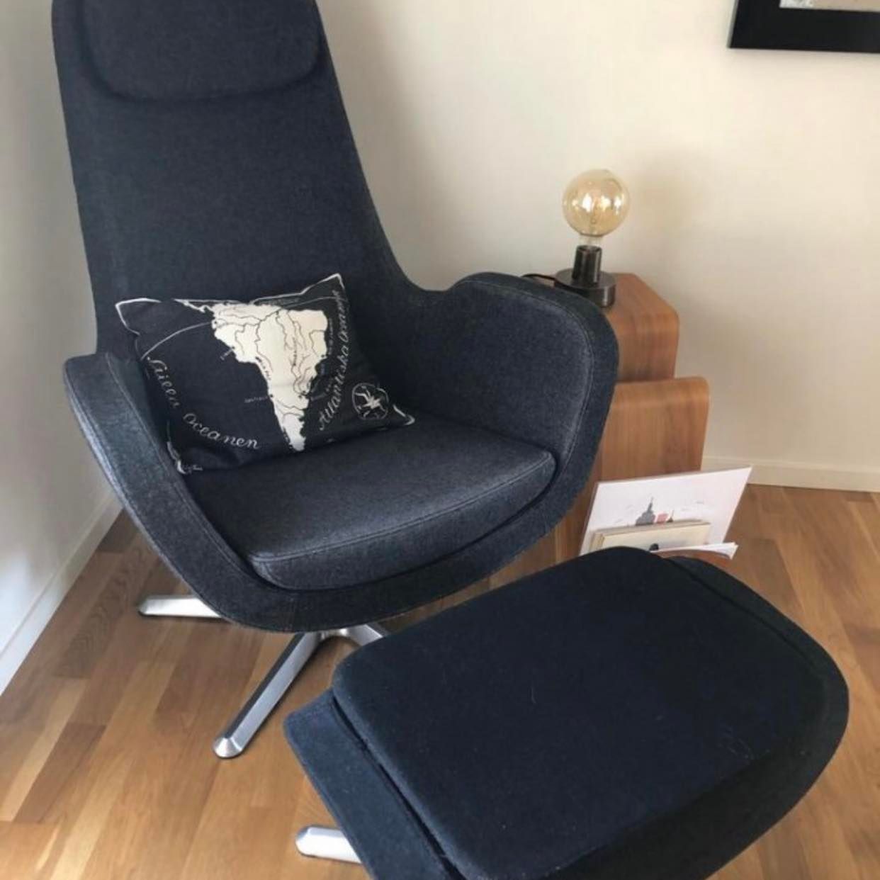 image of Fåtölj med fotpall - 