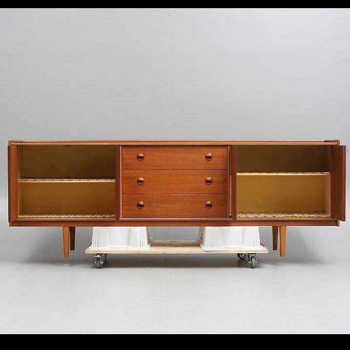 TV-bänk i teak