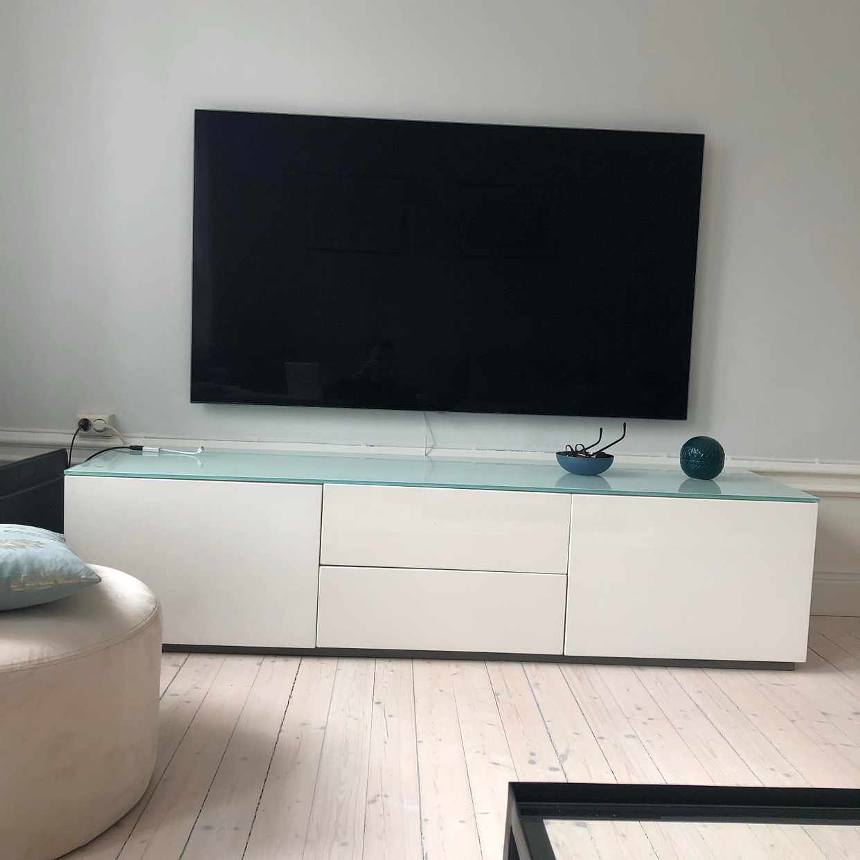 image of Arctic 50 tv-bänk - Stockholms Stad