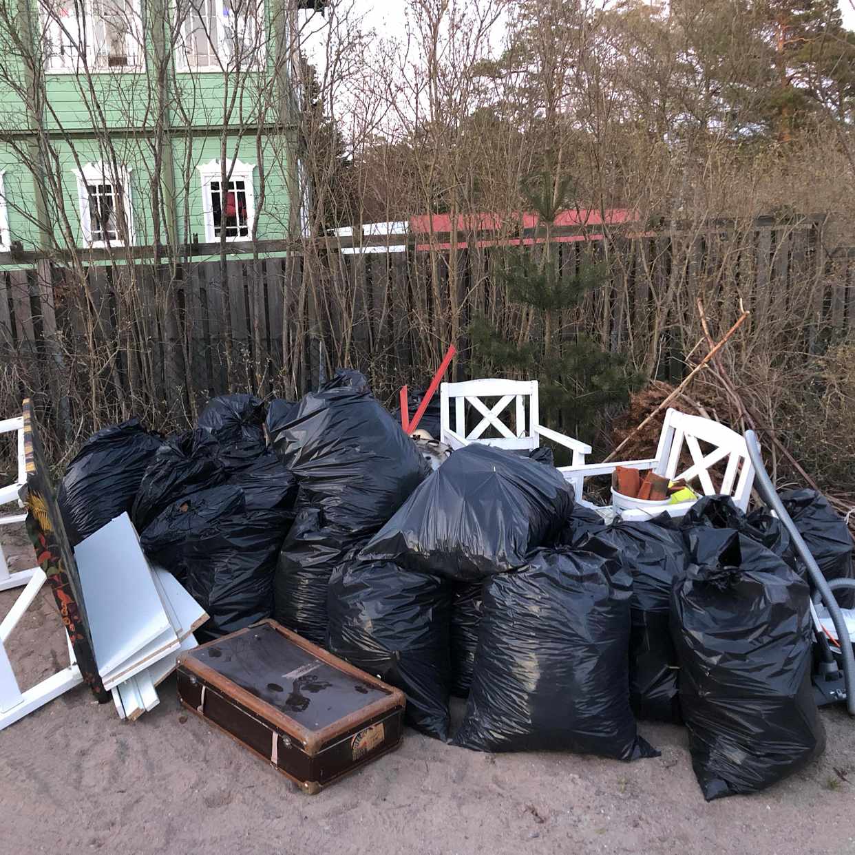 image of Säckar, möbler etc - Dalarö