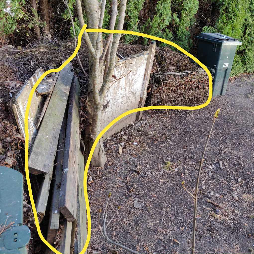 image of Del av kompost+plank idag - Farsta