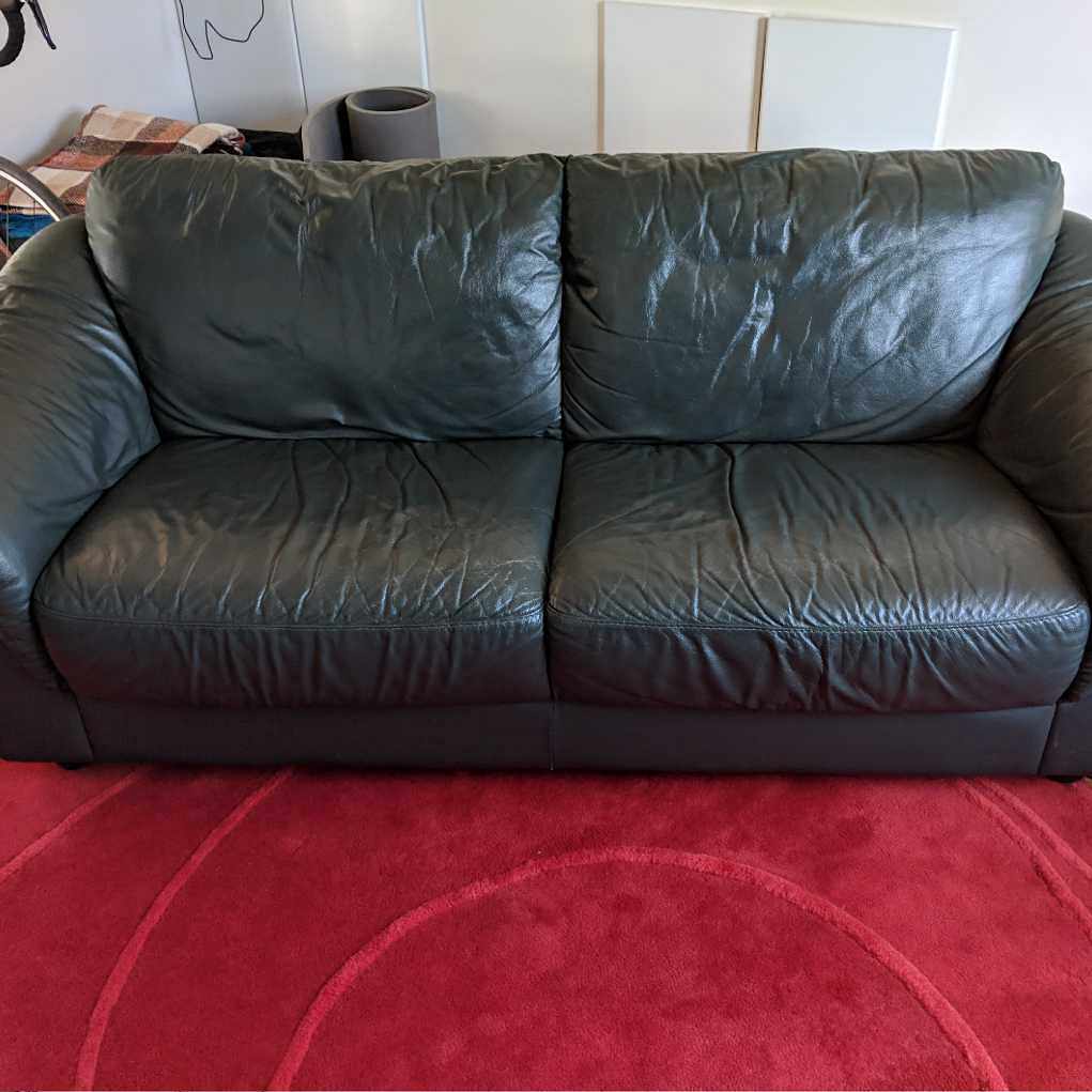 image of Tvåsitssoffa + 5 säckar - Spånga