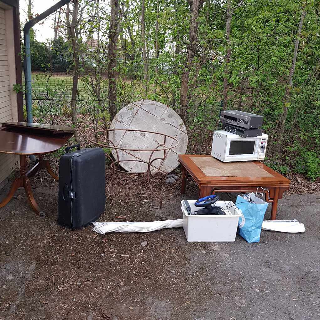 image of 3 Bord, betongskiva + div - Djursholm