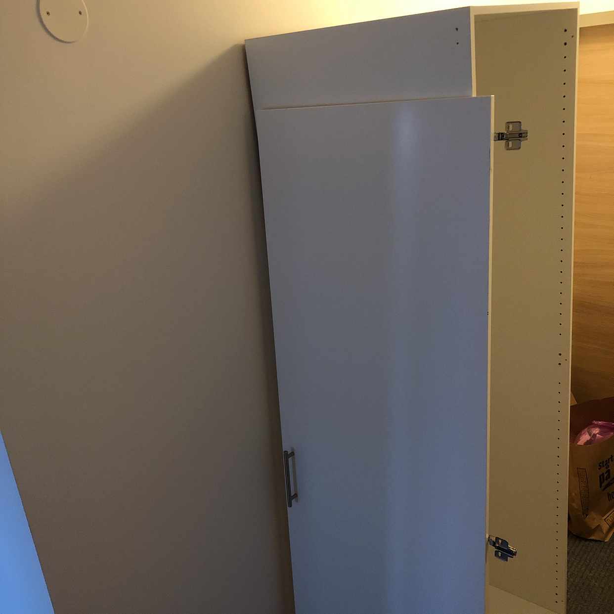 image of Skåp med dörr 2m hög - Solna