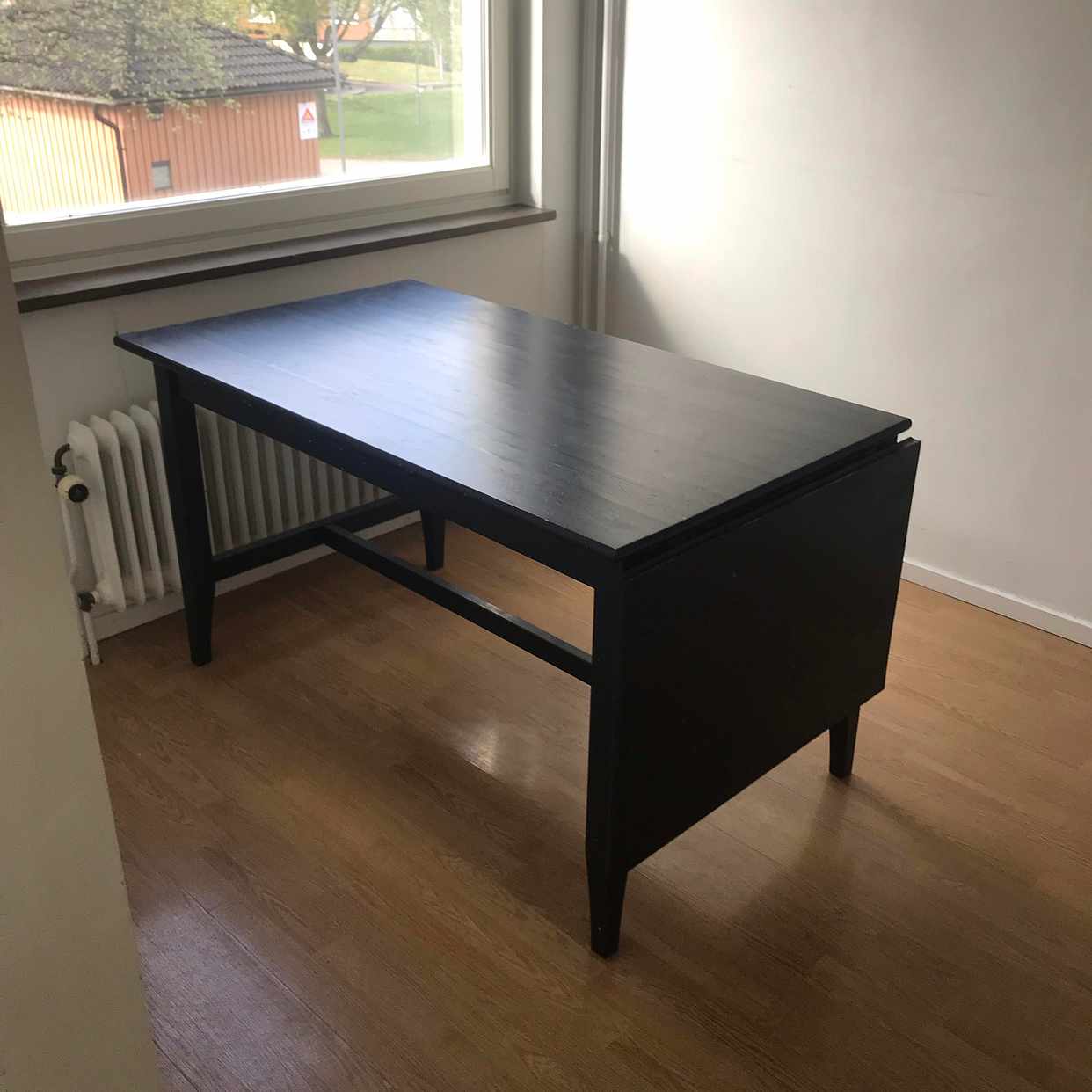 image of Förråd+matbord+bokhyllor - Täby