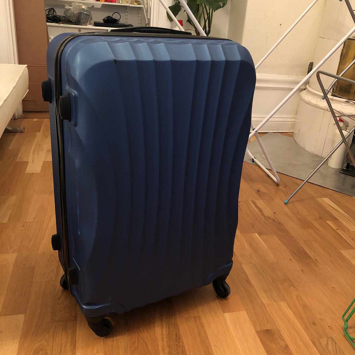 image of Large suitcase - Stockholm