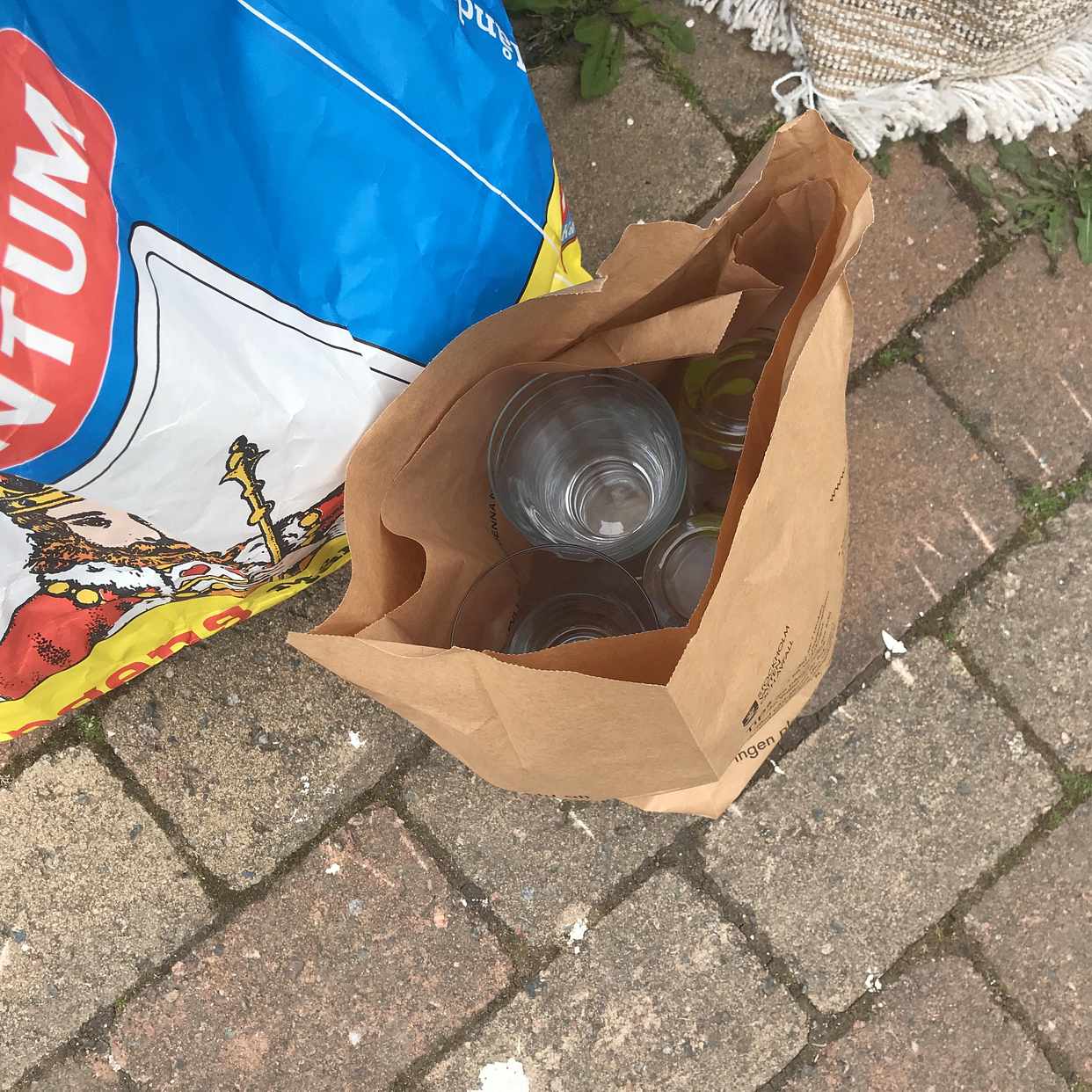 image of Bortskänkes och till tipp - Älvsjö