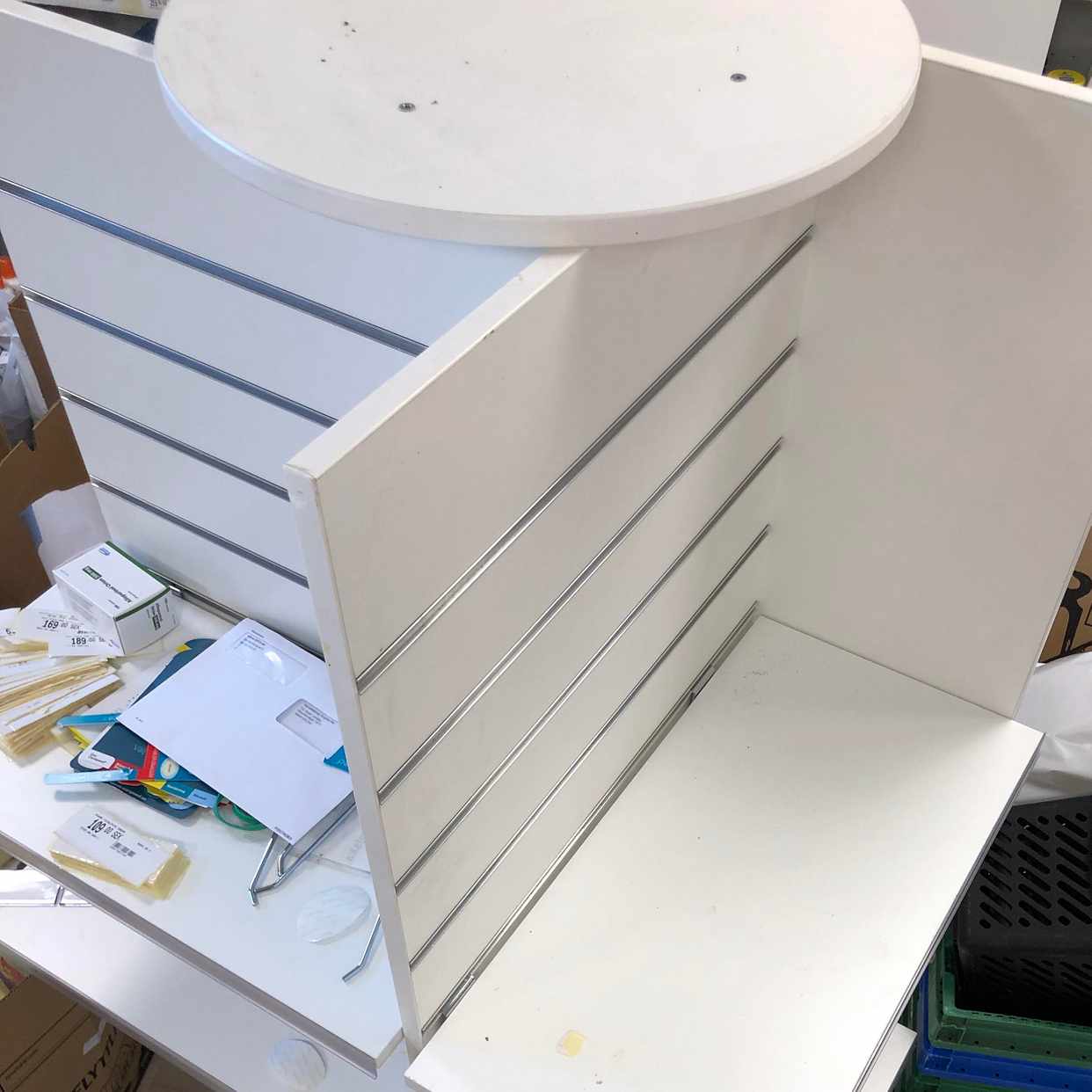 image of En butikshylla att flytta - 