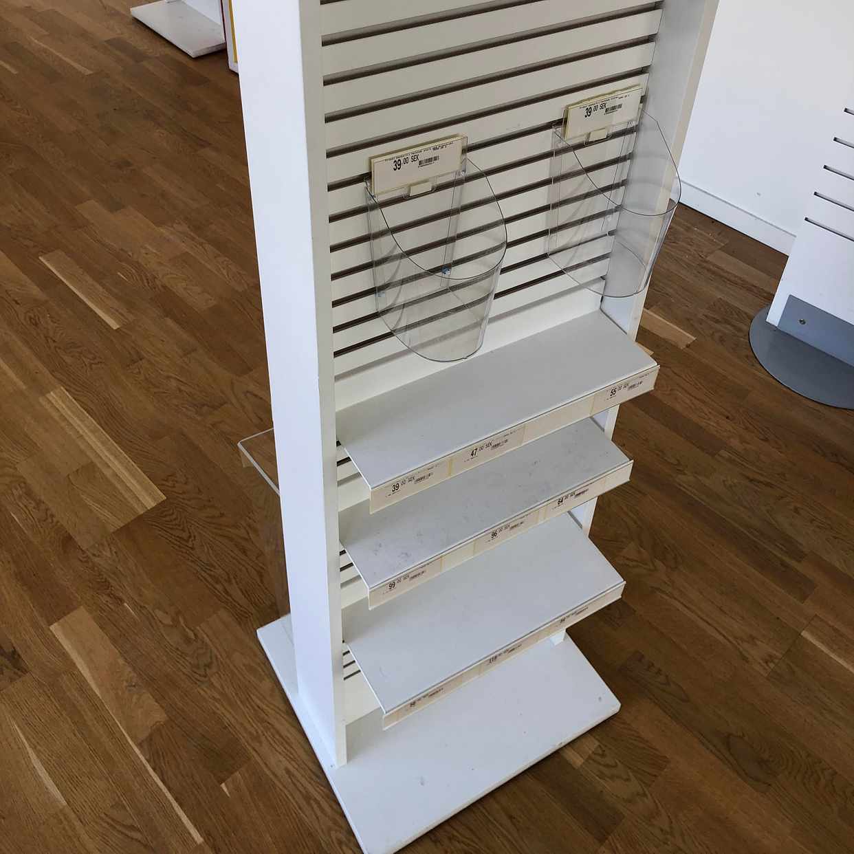 image of Totalt 5 mindre hyllor - 