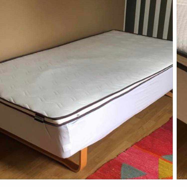 IKEA-säng 105 cm