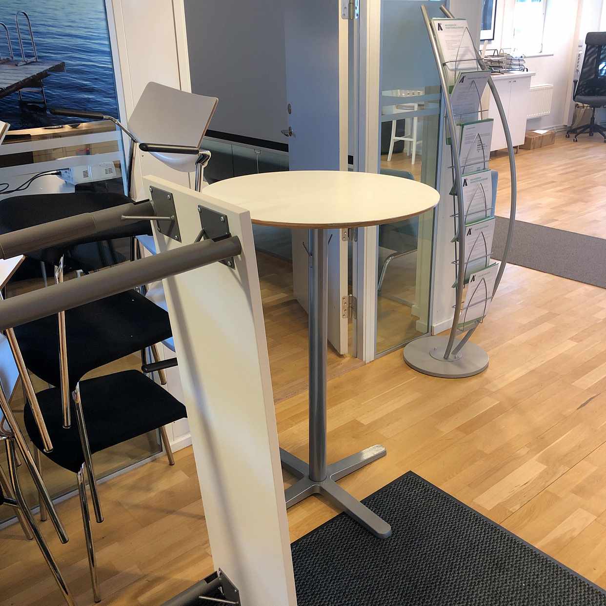 image of 18 stolar 2 bord - Stockholm City