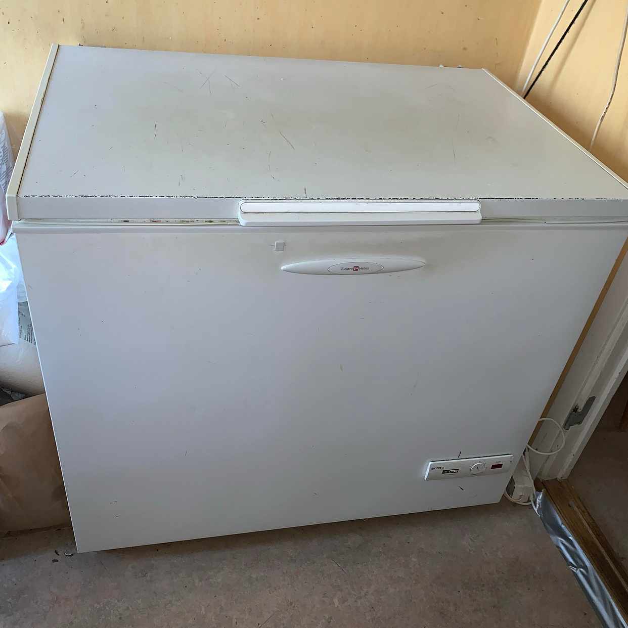 image of Stor fungerande frysbox - Järfälla