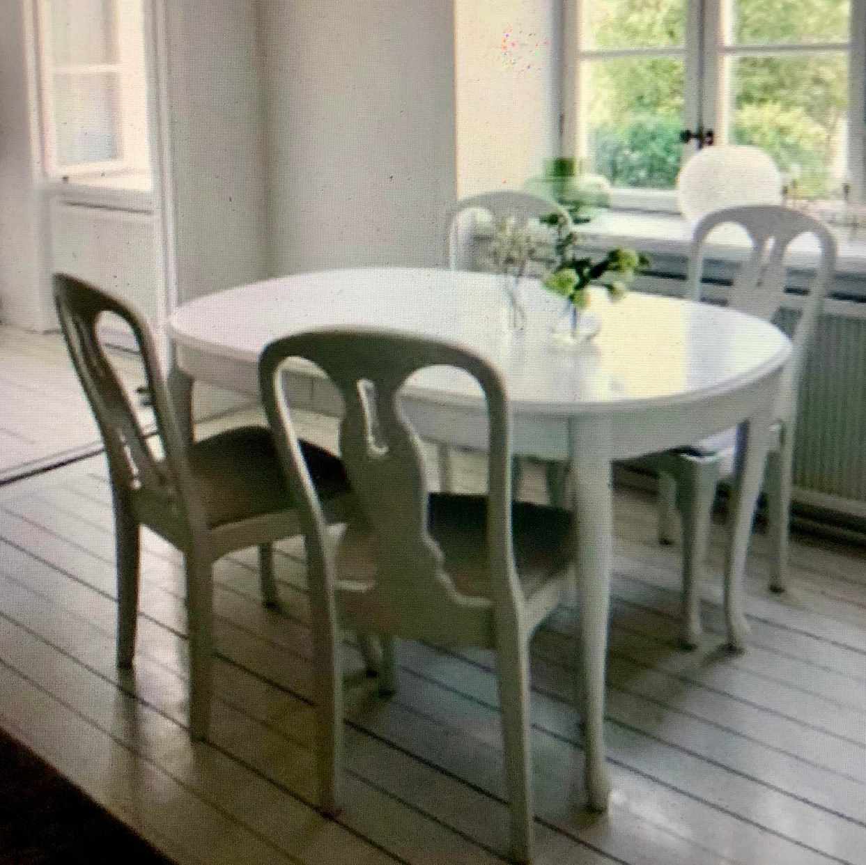 image of Bord 4 stolar 2iläggsskiv - 