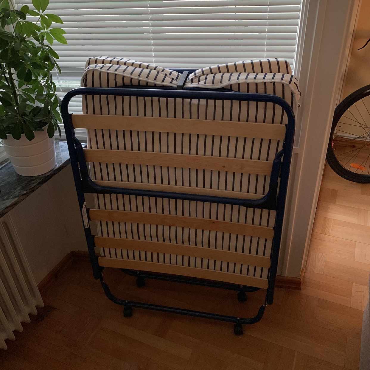 image of Move IKEA foldable bed - 