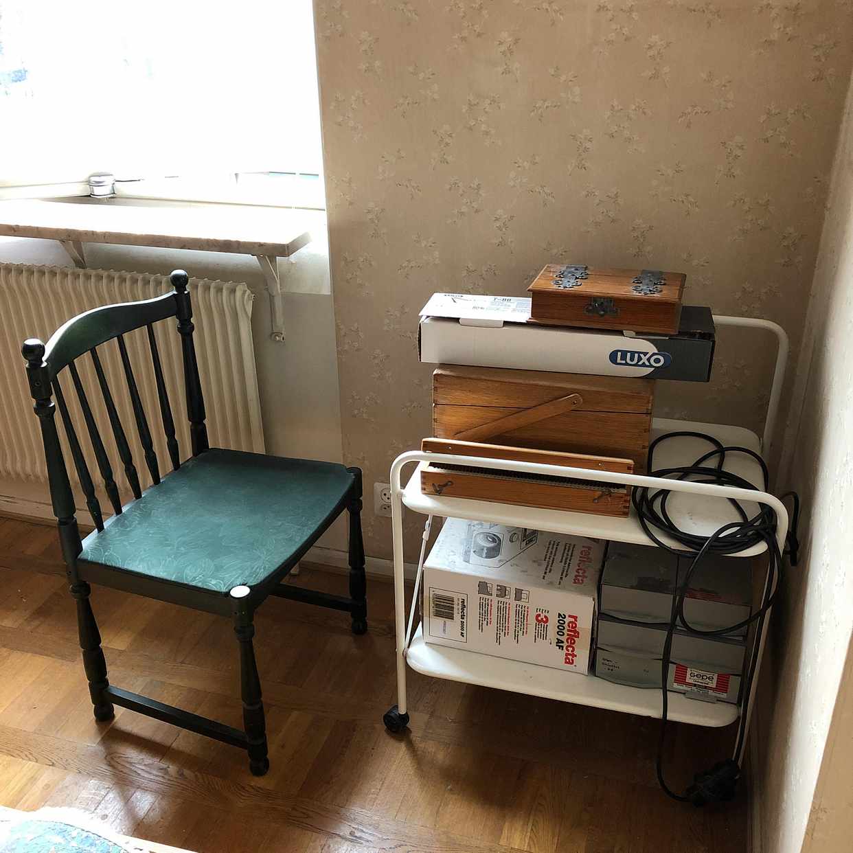 image of 2 sängar 90 cm, möbler mm - Stockholm