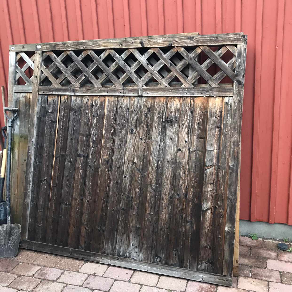 image of Brädor + 3 vindskivor - Sollentuna