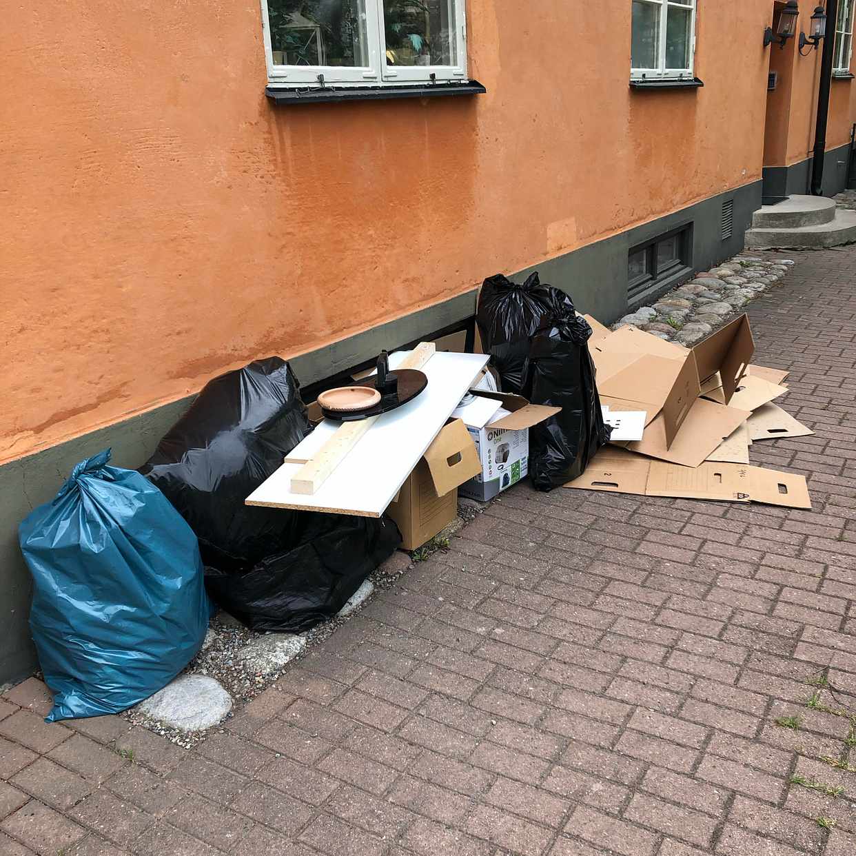 image of Diverse skräp - Bromma