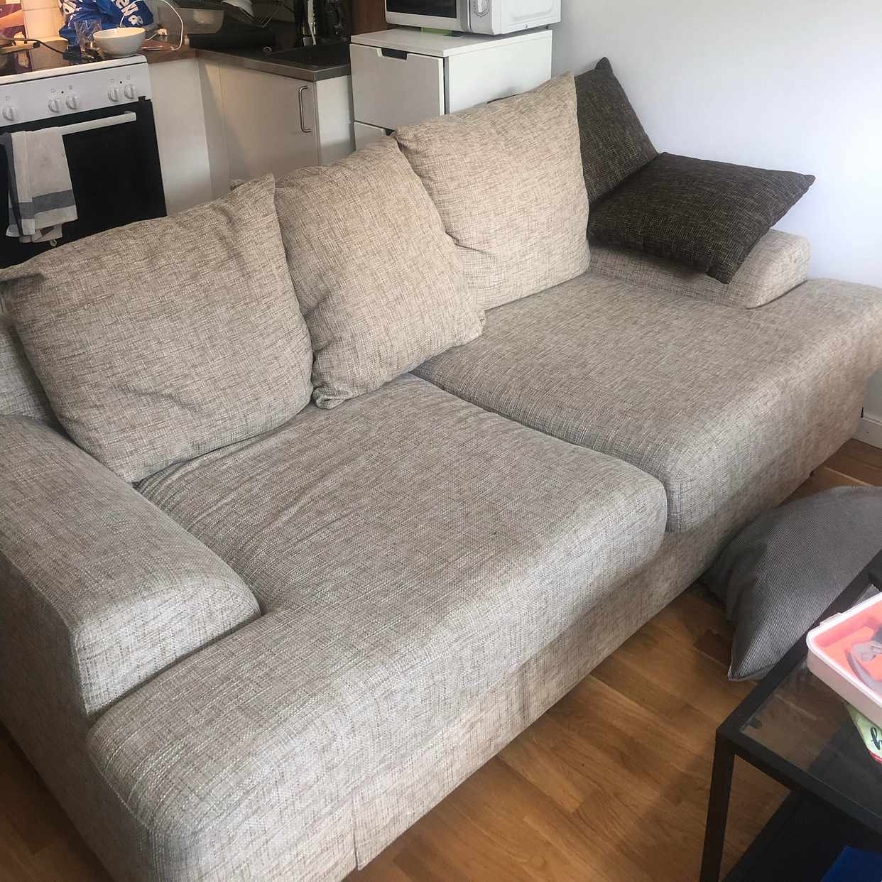 image of Soffa ska bort - Sundbyberg
