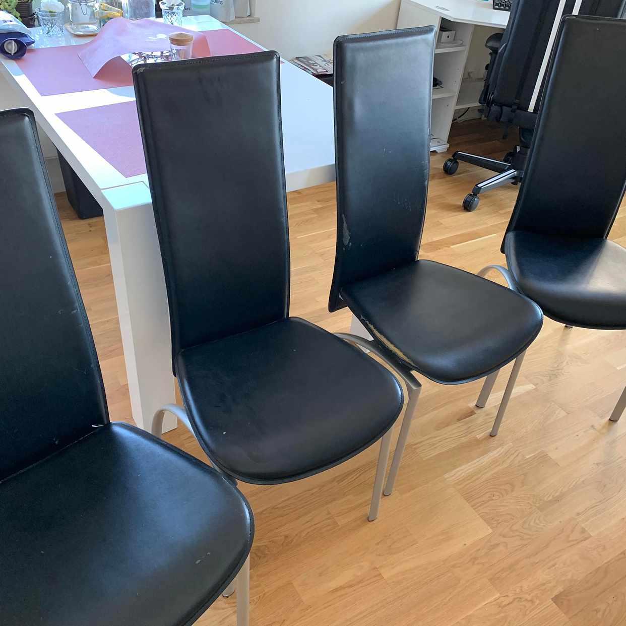 image of Sofas and chairs - Bandhagen