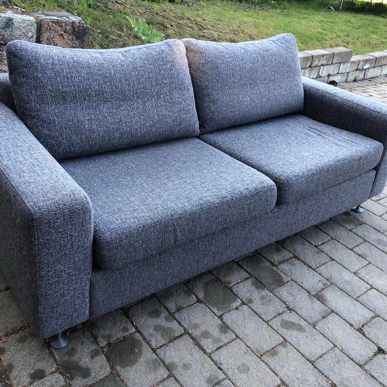 image of Old sofa 2 seater - Nacka