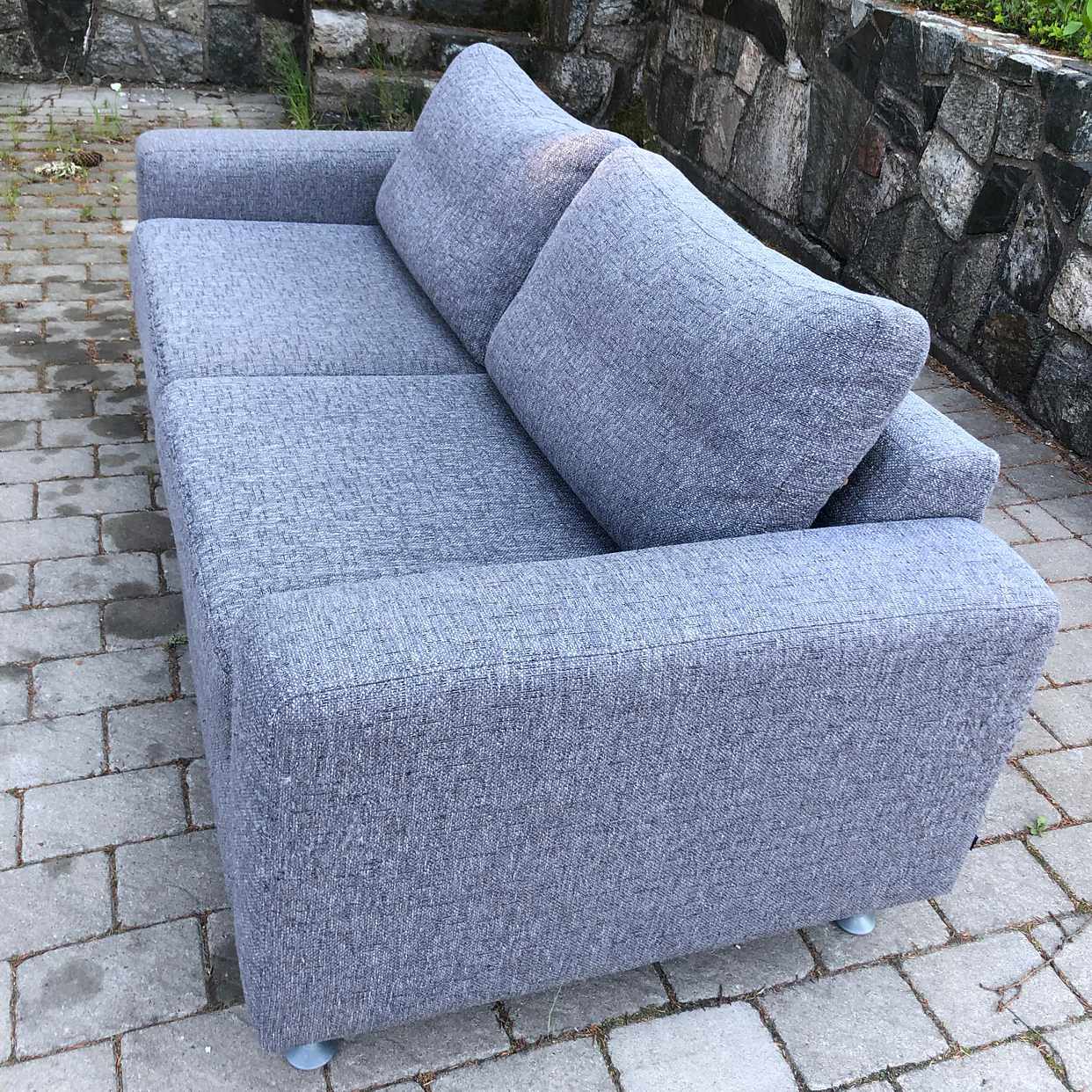 image of Old sofa 2 seater - Nacka