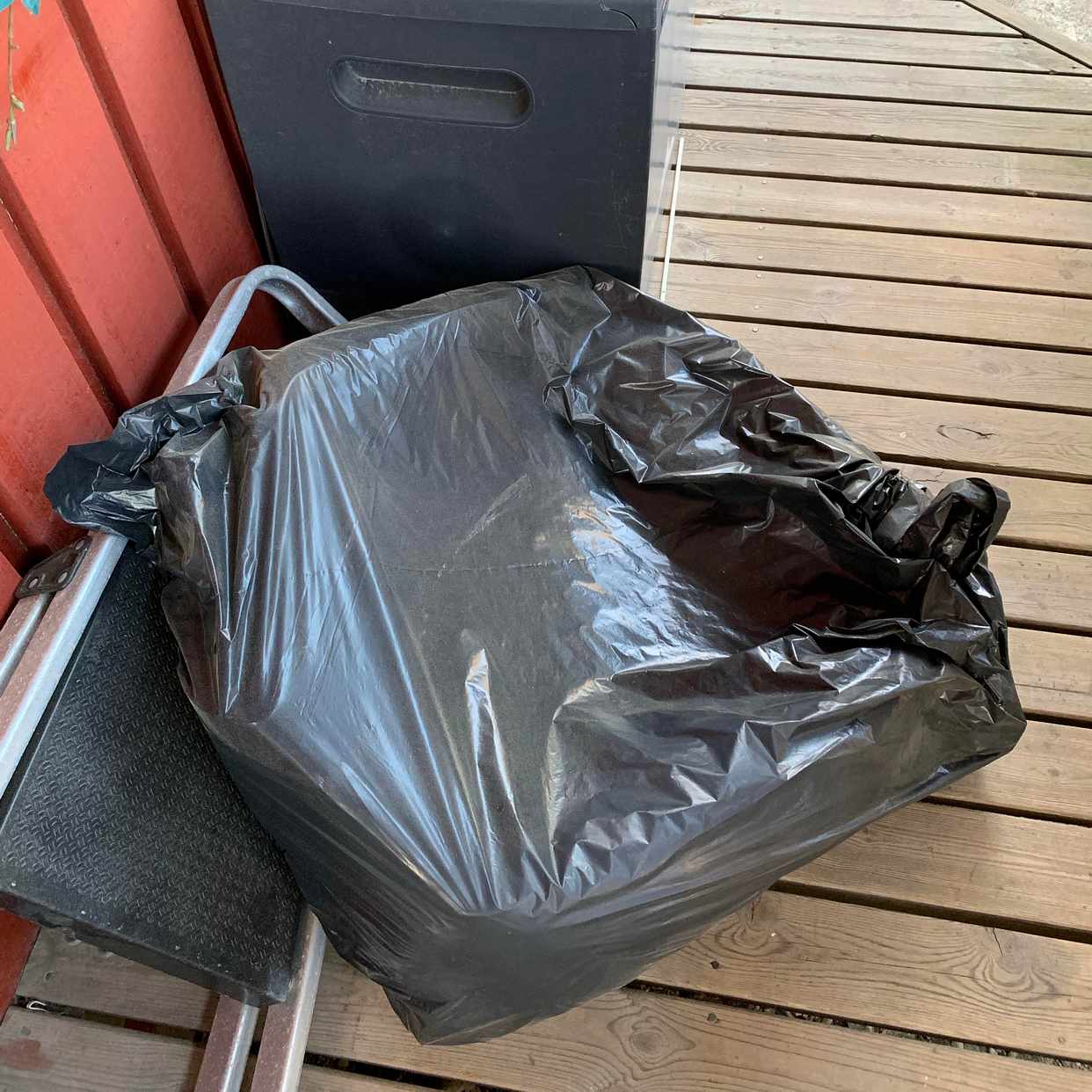 image of Blandat skräp! - Hisings Backa