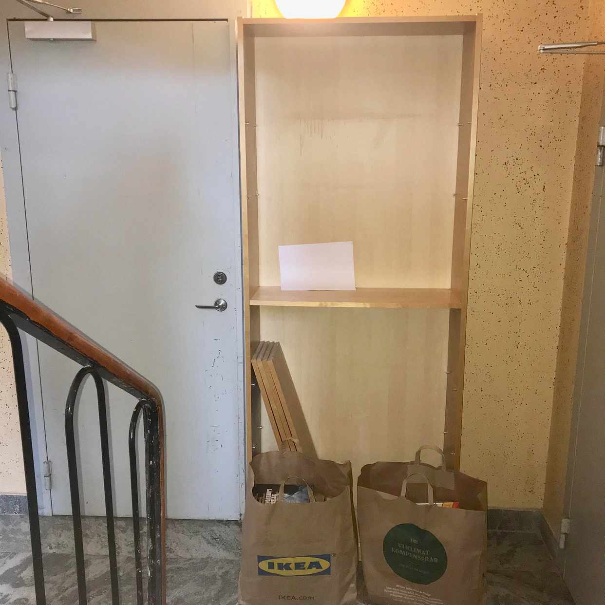 image of Bokhylla 202x80 + böcker - Spånga