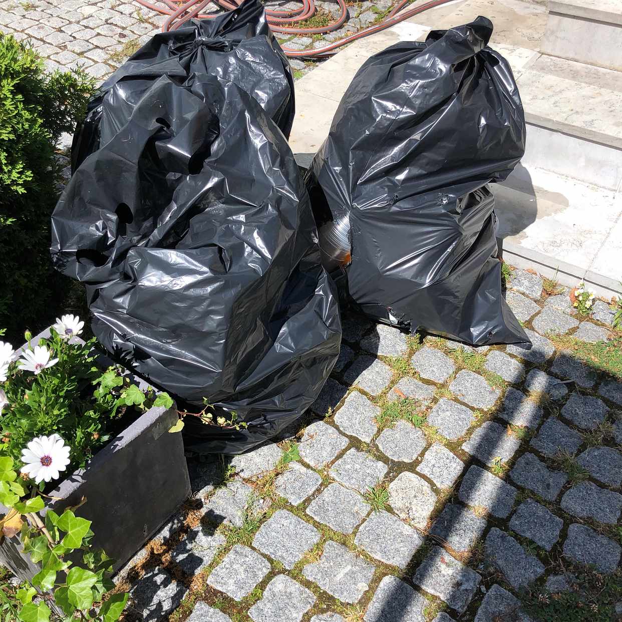 image of Garbage, glas and pantbur - Stockholm City