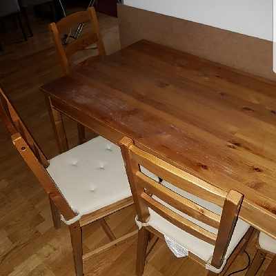 image of Liten bord med 4 stolar - 