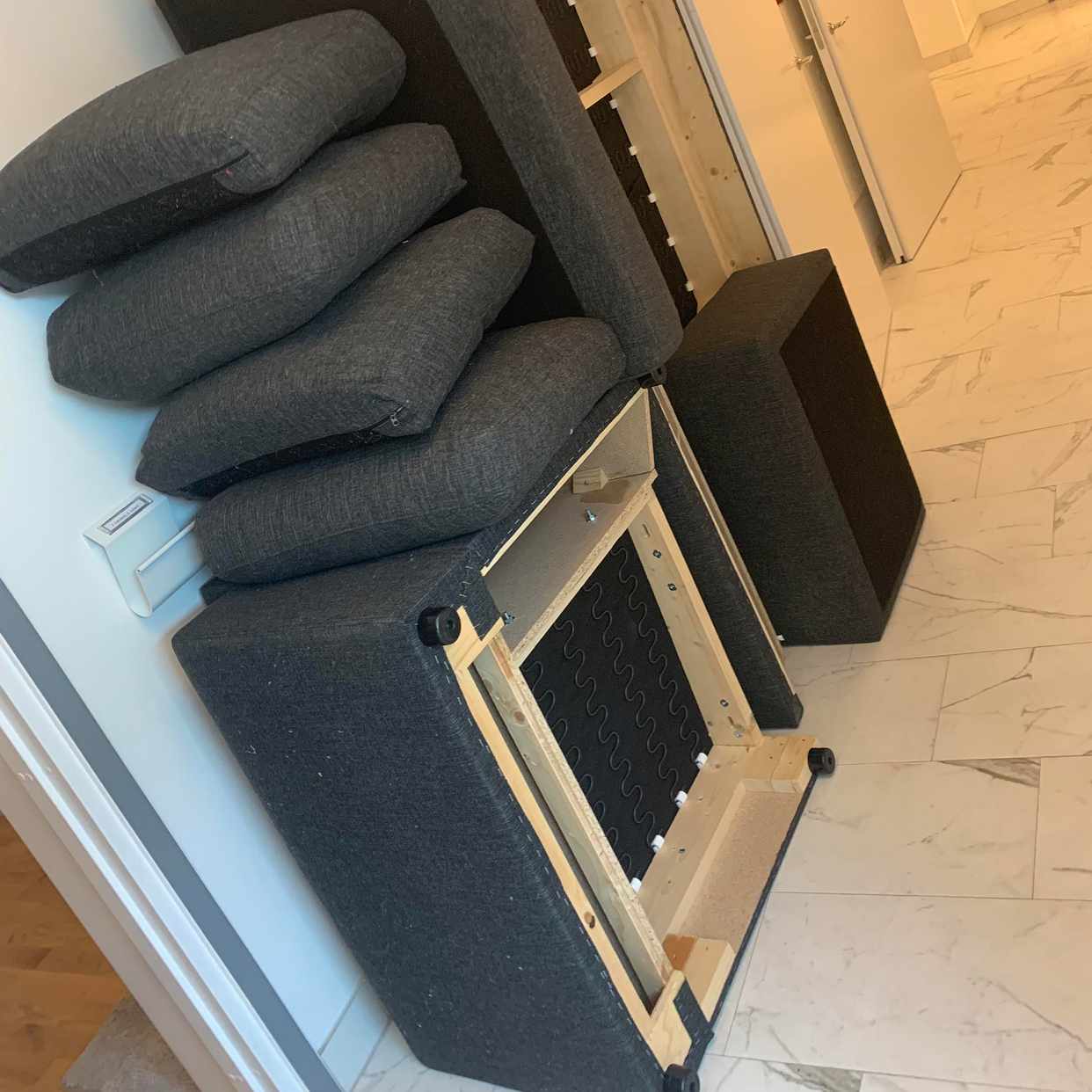 image of Isärplockade soffa - Stockholm