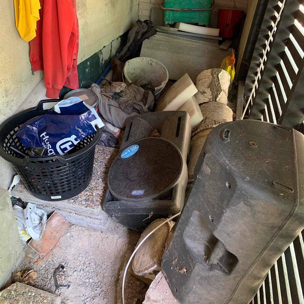 image of Slänga allt utom plattor - Lidingö