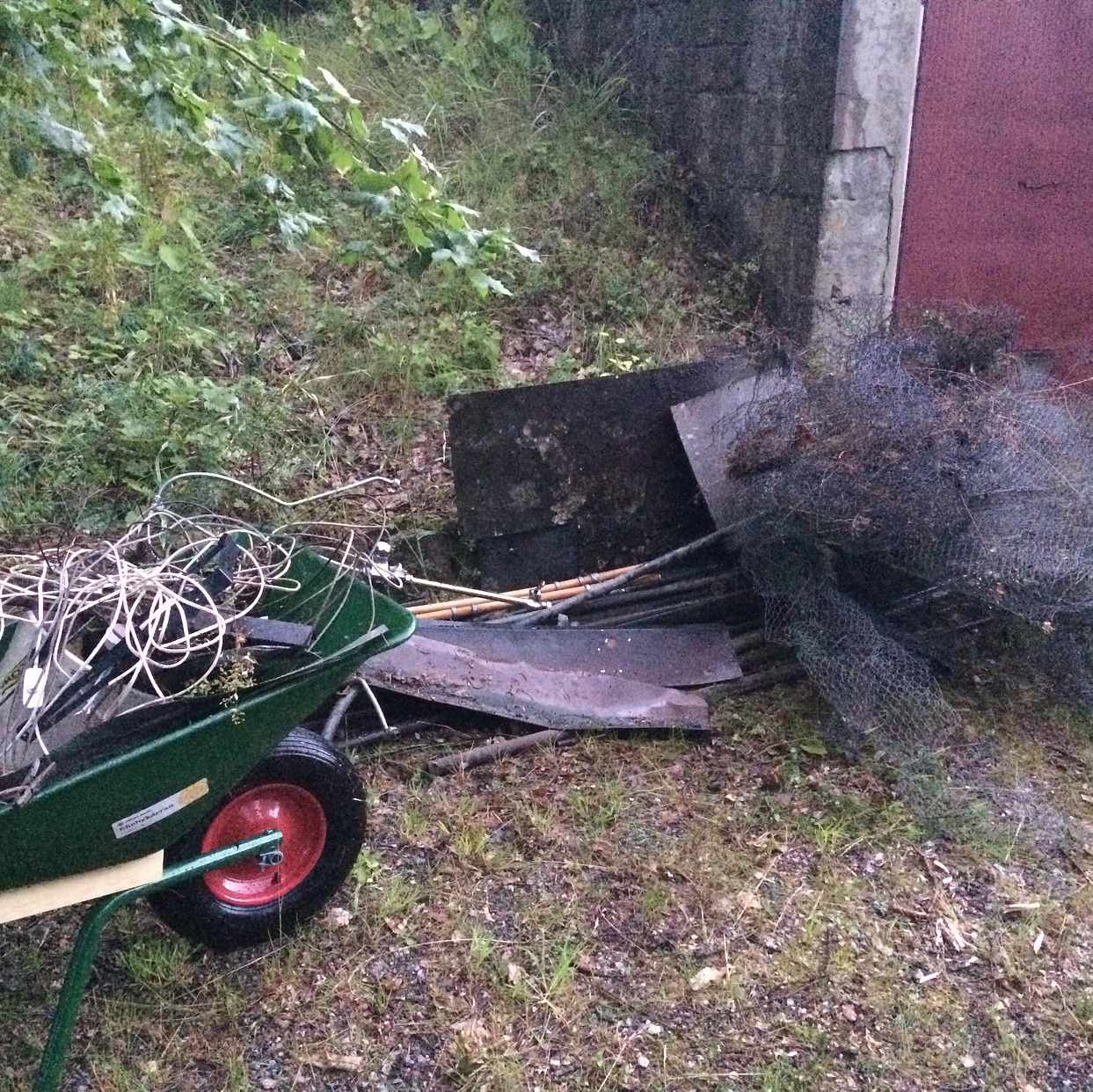 image of Garagetömning - Ingarö