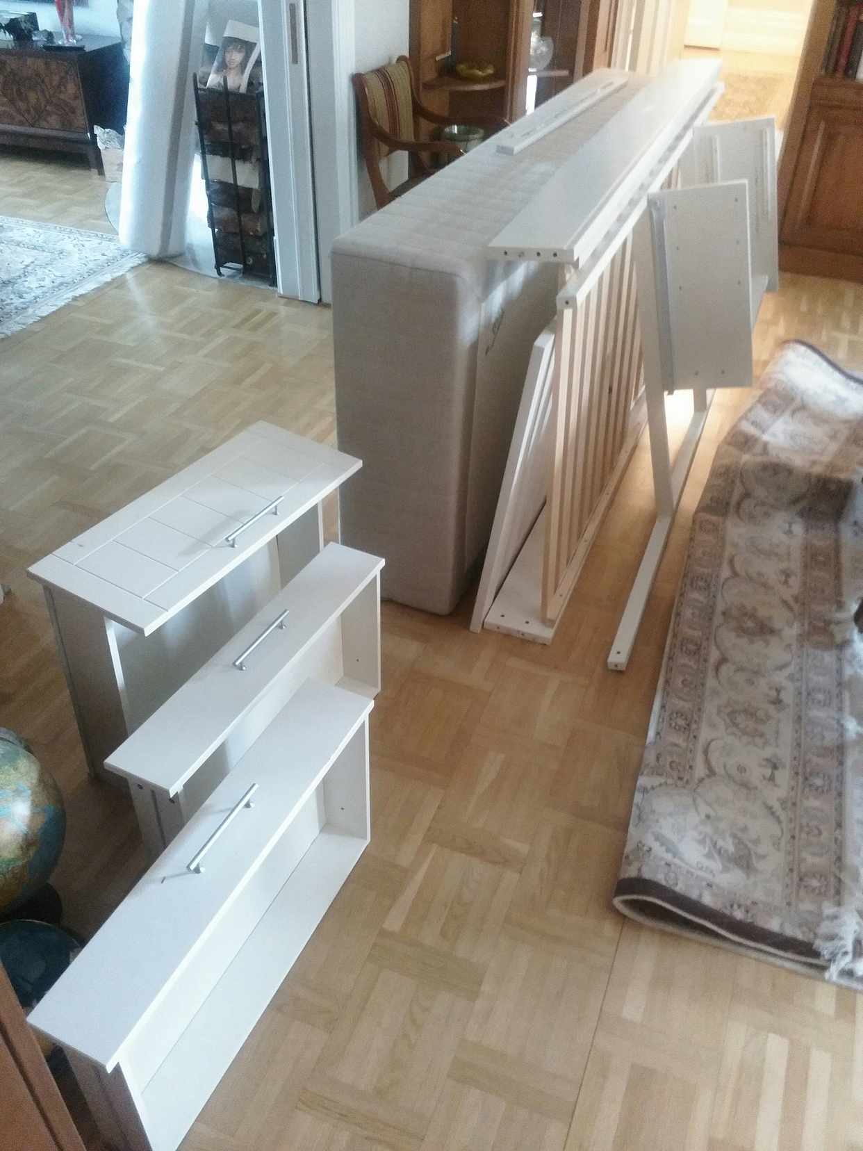 image of Säng underrede, kartonger - Stockholm